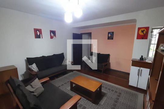 Casa à venda com 4 quartos, 208m² em Jardim Itapoan, Santo André