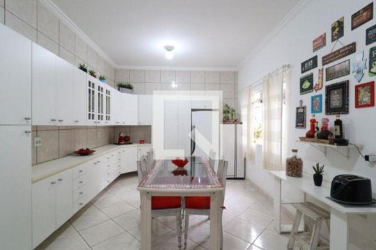 Casa à venda com 3 quartos, 223m² em Vila Metalúrgica, Santo André