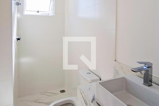 Banheiro da Suíte de apartamento para alugar com 2 quartos, 108m² em Santa Efigênia, Belo Horizonte