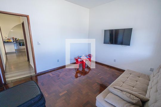 Sala de casa à venda com 3 quartos, 300m² em São Salvador, Belo Horizonte
