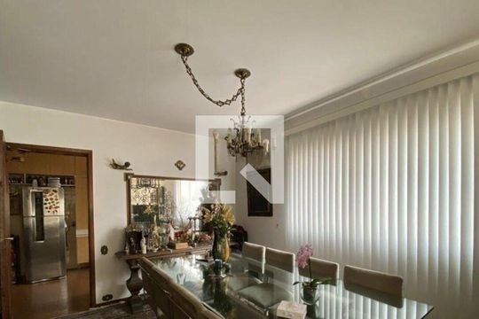 Apartamento para alugar com 4 quartos, 160m² em Moema, São Paulo
