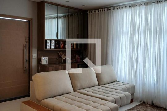 Casa à venda com 3 quartos, 398m² em Vila Bertioga, São Paulo