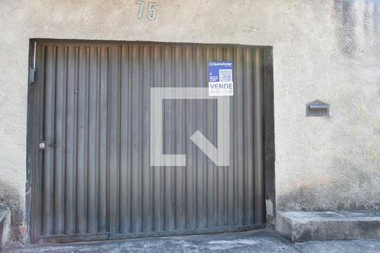 Plaquinha Instalada de casa à venda com 3 quartos, 140m² em Santa Branca, Belo Horizonte