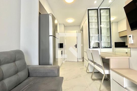 Sala de apartamento à venda com 1 quarto, 28m² em Mirandópolis, São Paulo