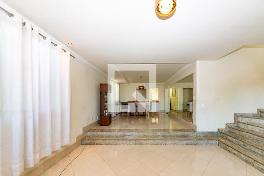Sala 2 de casa à venda com 4 quartos, 343m² em Cabral, Contagem