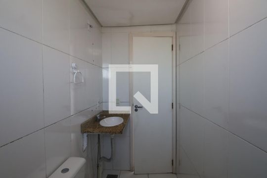 Banheiro de apartamento à venda com 2 quartos, 54m² em Marechal Rondon, Canoas