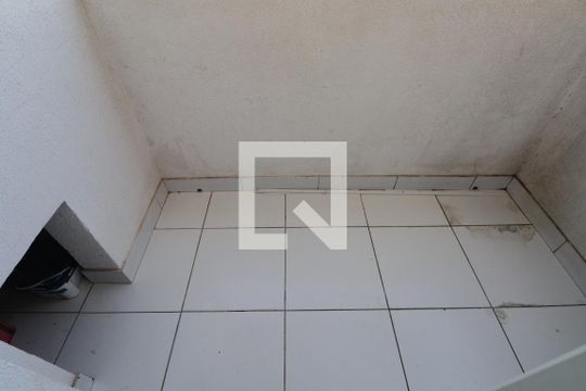 Sacada de apartamento à venda com 2 quartos, 54m² em Marechal Rondon, Canoas