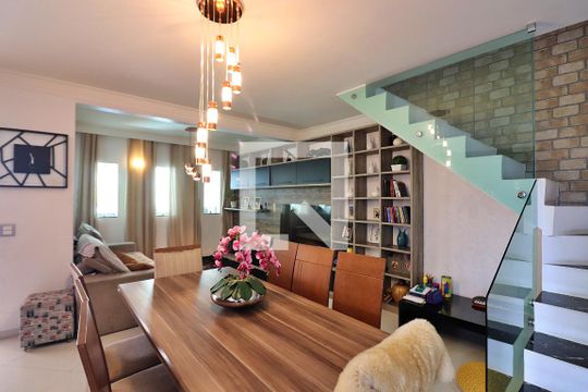 Sala de casa à venda com 2 quartos, 220m² em Bairro dos Casa, São Bernardo do Campo