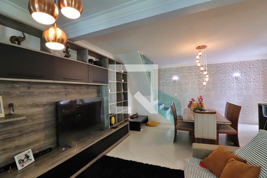 Sala de casa à venda com 2 quartos, 220m² em Bairro dos Casa, São Bernardo do Campo