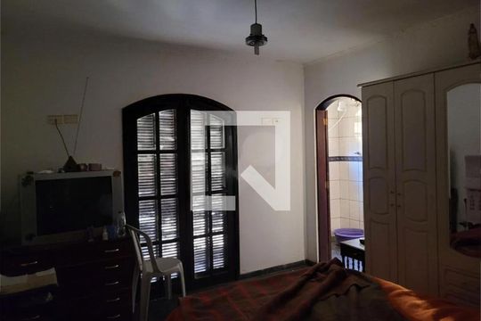 Casa à venda com 3 quartos, 220m² em Utinga, Santo André
