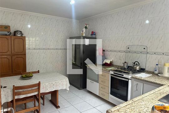 Casa à venda com 3 quartos, 155m² em Vila Camilópolis, Santo André