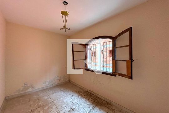 Casa à venda com 4 quartos, 256m² em Água Rasa, São Paulo