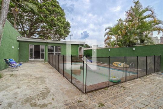 Casa à venda com 3 quartos, 335m² em Campo Belo, São Paulo