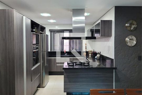 Casa à venda com 3 quartos, 170m² em Parque Oratório, Santo André