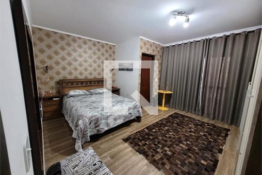 Casa à venda com 3 quartos, 170m² em Parque Oratório, Santo André