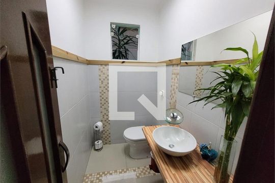 Casa à venda com 3 quartos, 170m² em Parque Oratório, Santo André