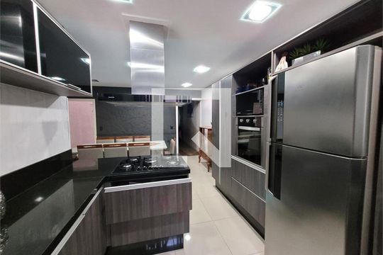 Casa à venda com 3 quartos, 170m² em Parque Oratório, Santo André