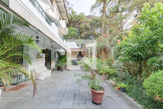Casa à venda com 4 quartos, 449m² em Chácara Monte Alegre, São Paulo