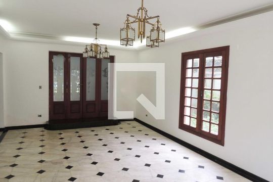 Casa à venda com 4 quartos, 450m² em Santo Amaro, São Paulo