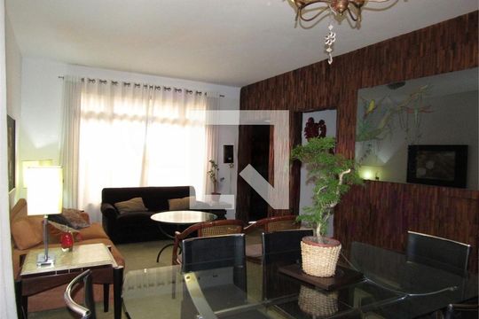 Casa à venda com 4 quartos, 179m² em Santo Amaro, São Paulo