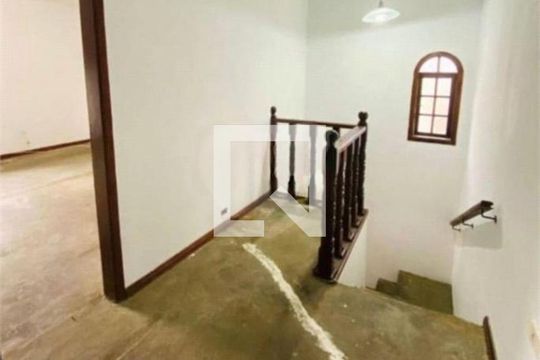 Casa à venda com 4 quartos, 110m² em Parque Guarapiranga, São Paulo