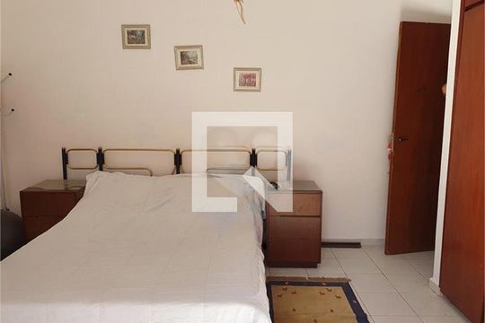 Casa à venda com 3 quartos, 180m² em Chora Menino, São Paulo