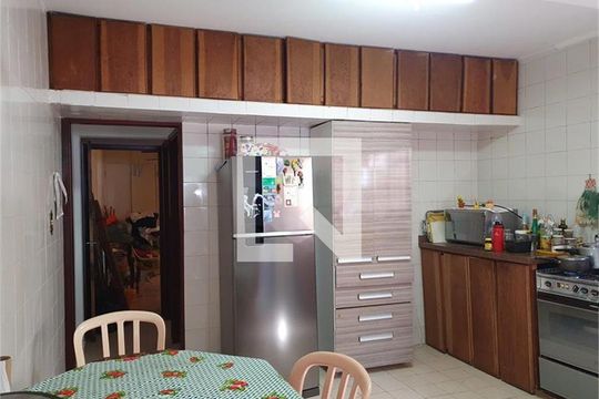Casa à venda com 3 quartos, 180m² em Chora Menino, São Paulo