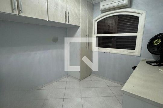 Casa à venda com 3 quartos, 108m² em Vila Pirajussara, São Paulo