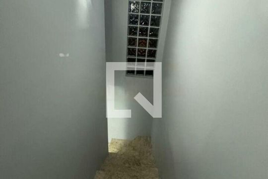 Casa à venda com 3 quartos, 108m² em Vila Pirajussara, São Paulo