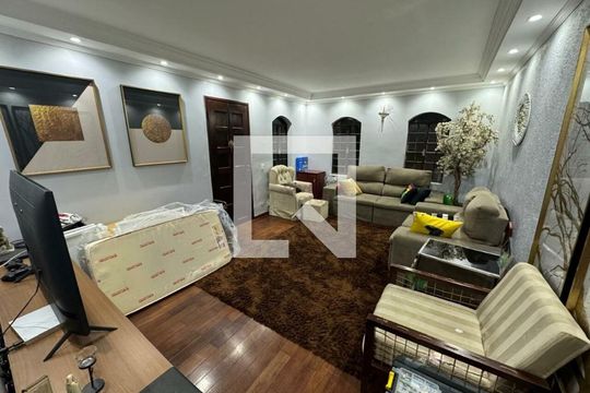 Casa à venda com 3 quartos, 108m² em Vila Pirajussara, São Paulo