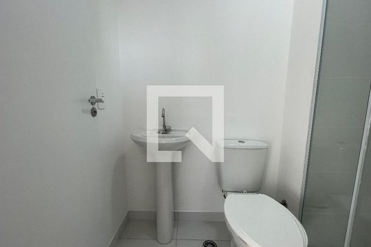 Banheiro de apartamento para alugar com 2 quartos, 34m² em Jardim Celeste, São Paulo