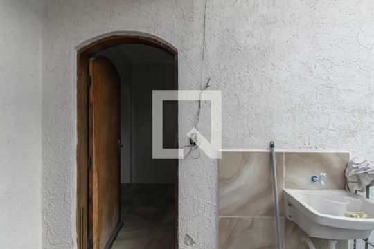 Área de Serviço de casa para alugar com 2 quartos, 150m² em Chácara Mafalda, São Paulo