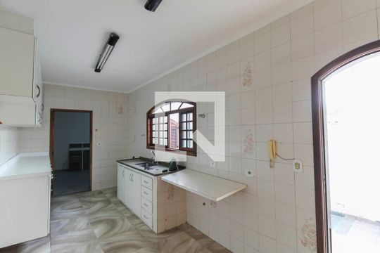 Cozinha de casa para alugar com 2 quartos, 150m² em Chácara Mafalda, São Paulo