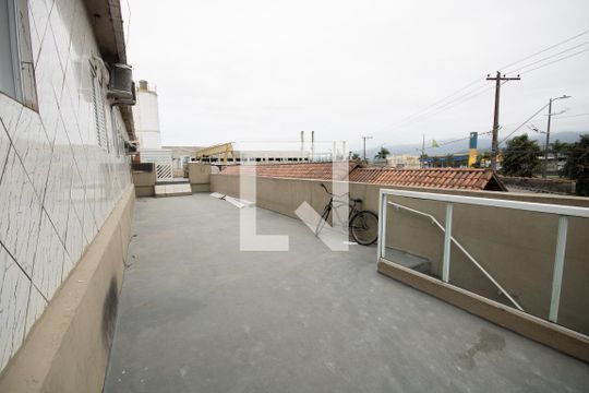 Quintal de casa para alugar com 3 quartos, 450m² em Cidade Ocian, Praia Grande