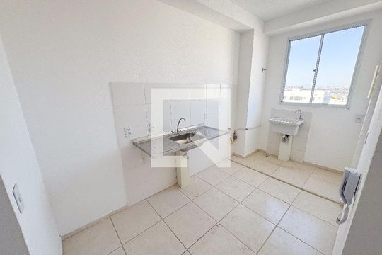 Cozinha de apartamento à venda com 2 quartos, 52m² em Jardim Riacho das Pedras, Contagem