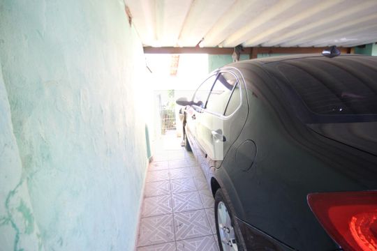 Garagem de casa à venda com 2 quartos, 120m² em Cipava, Osasco