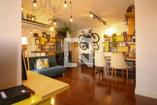 Sala de apartamento para alugar com 2 quartos, 74m² em Jardim Ibitirama, São Paulo