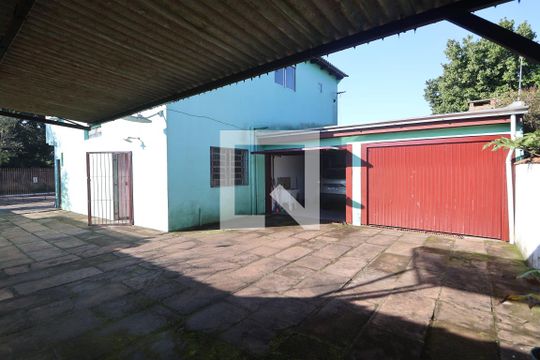 Área externa de casa à venda com 3 quartos, 248m² em Mathias Velho, Canoas