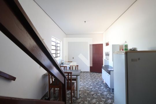 Cozinha 2 de casa à venda com 3 quartos, 248m² em Mathias Velho, Canoas