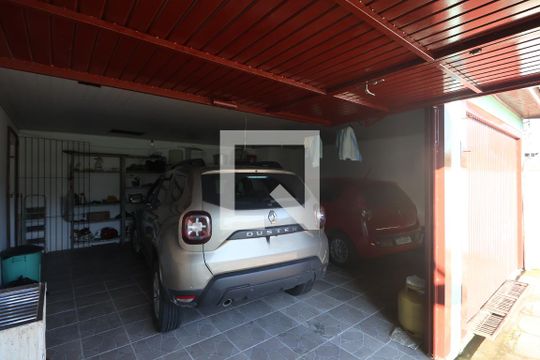 Garagem de casa à venda com 3 quartos, 248m² em Mathias Velho, Canoas
