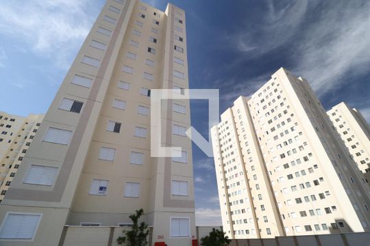 Fachada de apartamento para alugar com 2 quartos, 45m² em Gávea, Uberlândia