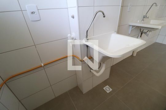 Área de Serviço de apartamento para alugar com 2 quartos, 45m² em Gávea, Uberlândia