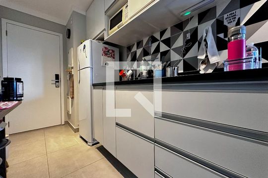 Cozinha de apartamento para alugar com 1 quarto, 36m² em Campo Belo, São Paulo