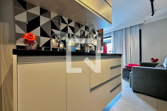 Cozinha de apartamento à venda com 1 quarto, 36m² em Campo Belo, São Paulo