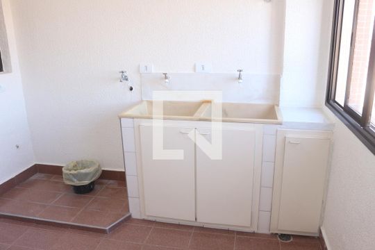 Área de Serviço de apartamento para alugar com 3 quartos, 153m² em Santa Paula, São Caetano do Sul