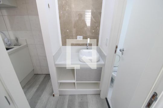 Banheiro 1 de apartamento para alugar com 2 quartos, 52m² em Parada Inglesa, São Paulo