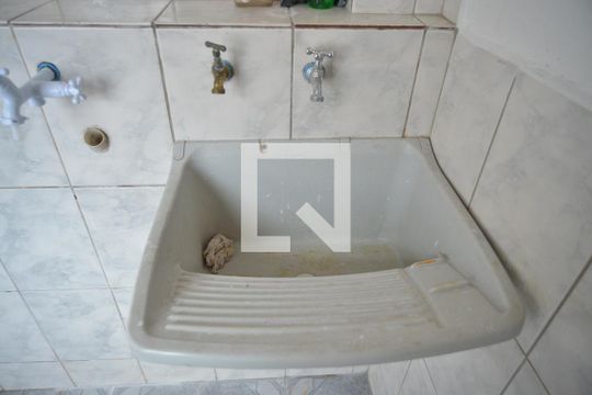 Área de Serviço de casa para alugar com 1 quarto, 70m² em Vila Marina, Santo André