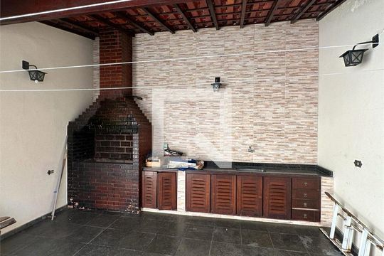 Casa à venda com 4 quartos, 200m² em Utinga, Santo André
