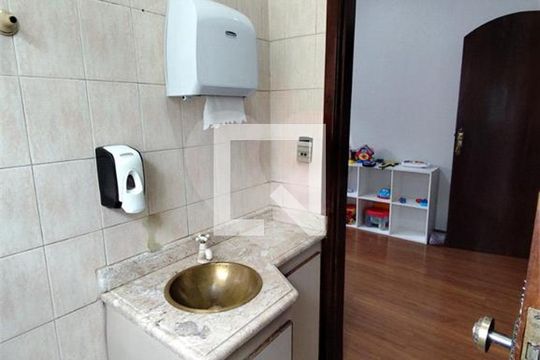 Casa à venda com 3 quartos, 225m² em Vila Feliz, São Paulo