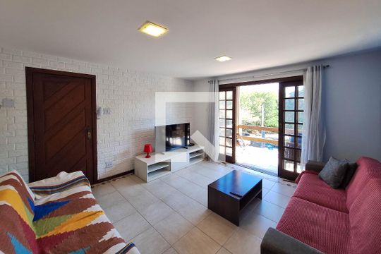 Sala de casa para alugar com 1 quarto, 85m² em Piratininga, Niterói